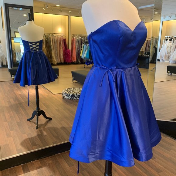 short a-line dress with inverted pleats bows - Picture 3 of 3